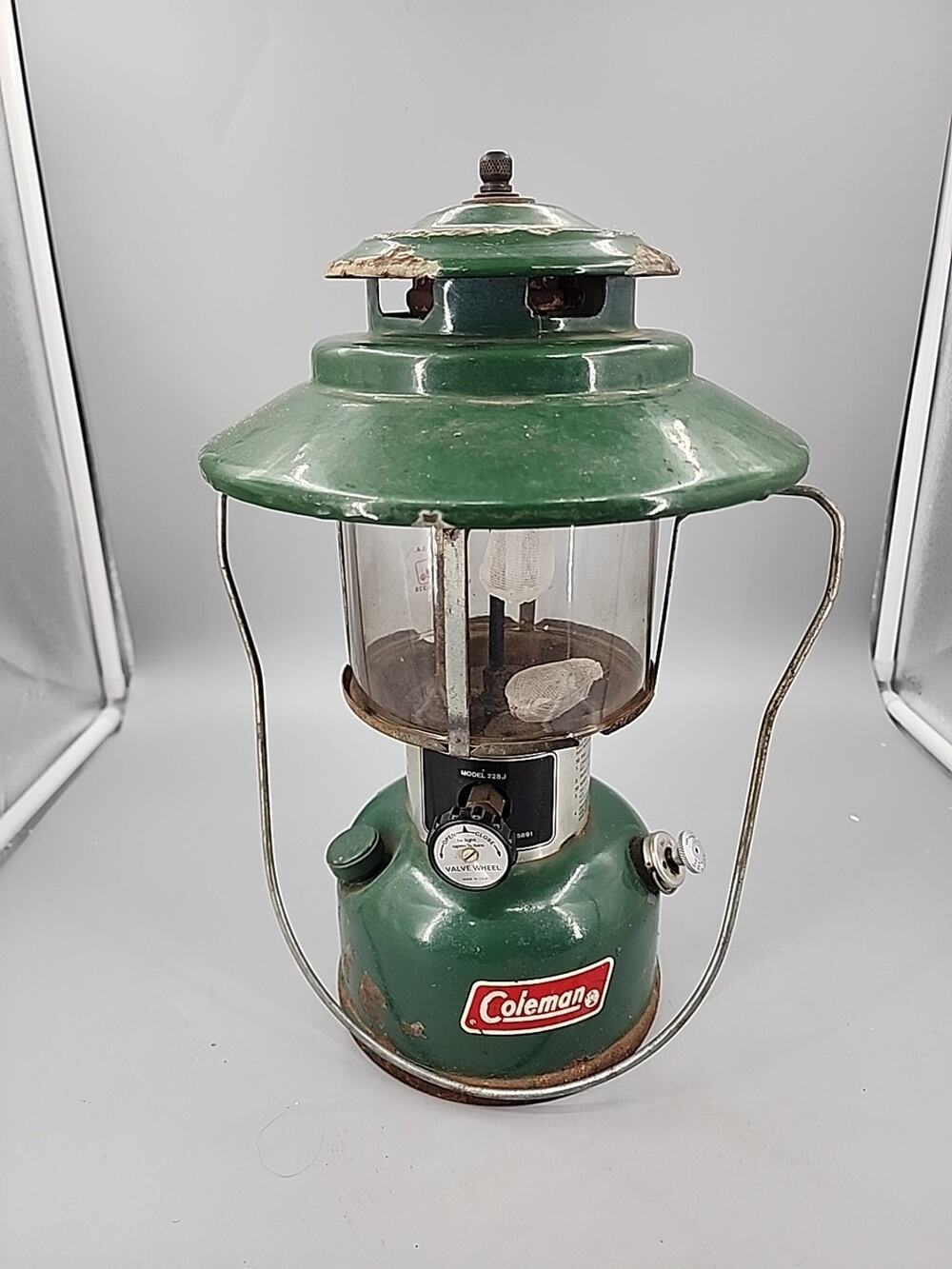 Vtg 1976 Coleman Dual Mantle Big Hat 228J195 Lantern USA ** not tested**
